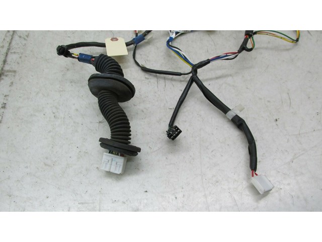 2004-2009 TOYOTA PRIUS OEM RIGHT REAR PASSENGER DOOR WIRE HARNESS