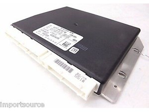 2007-2009 MERCEDES S550 W221 OEM AIR SUSPENSION CONTROL MODULE A2215408245