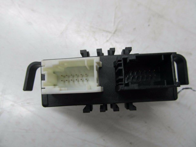2002-2006 BMW M3 E46 COUPE OEM RIGHT FRONT DOOR SIDE VIEW MIRROR MEMORY MODULE
