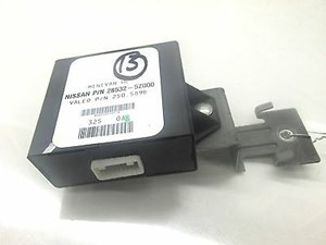 2004-2006 NISSAN QUEST OEM LEFT REAR PARKING PARKTRONIC DISTANCE CONTROL MODULE
