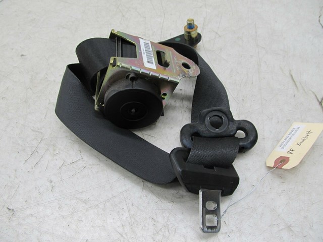 2003-2004 LAND ROVER DISCOVERY OEM RIGHT FRONT SEAT BELT 