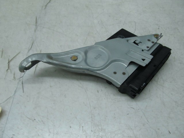 O2001-2006 LEXUS LS430 OEM LEFT FRONT DASH ABS TRACTION CONTROL MODULE 