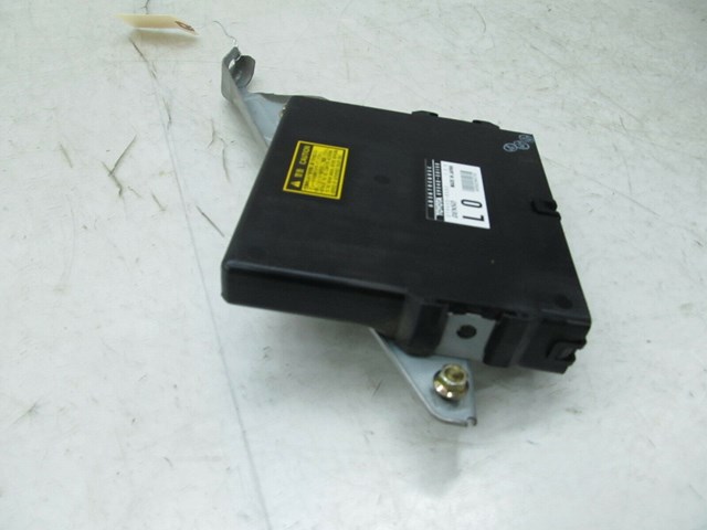 O2001-2006 LEXUS LS430 OEM LEFT FRONT DASH ABS TRACTION CONTROL MODULE 