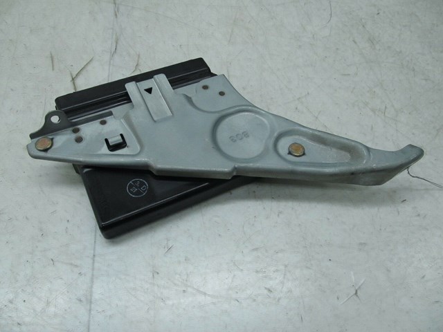 O2001-2006 LEXUS LS430 OEM LEFT FRONT DASH ABS TRACTION CONTROL MODULE 