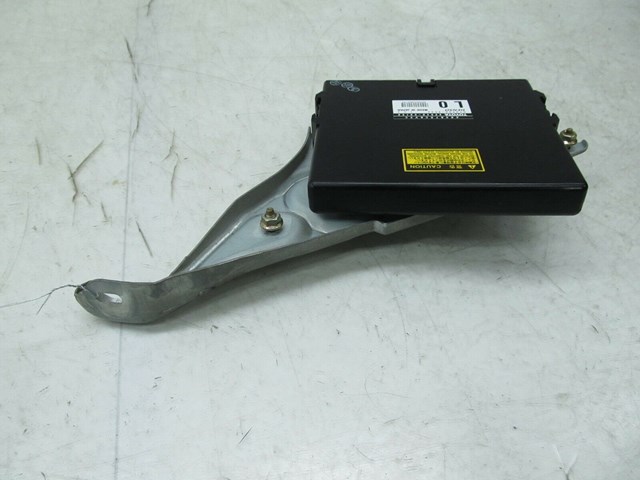 O2001-2006 LEXUS LS430 OEM LEFT FRONT DASH ABS TRACTION CONTROL MODULE 