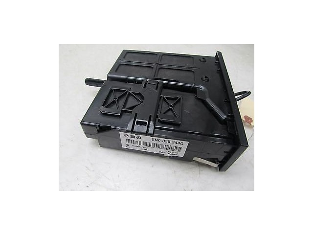 2009-2016 VOLKSWAGEN CC OEM MEDIA INPUT MODULE UNIT MULTIMEDIA GENUINE  