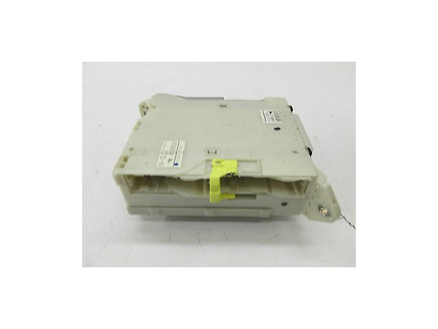2006-2008 LEXUS IS250 XE20 OEM RIGHT FRONT UNDER DASH JUNCTION FUSE RELAY MODULE