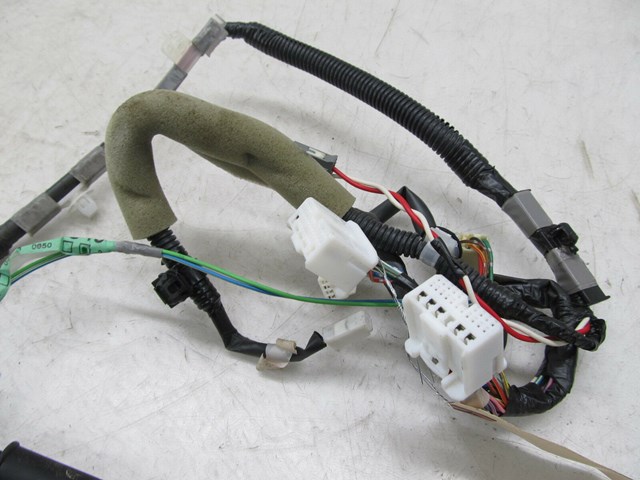 2001-2006 LEXUS LS430 OEM RIGHT REAR DOOR WIRING HARNESS PLUG 