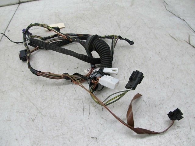 2003-2004 LAND ROVER DISCOVERY OEM RIGHT REAR DOOR WIRING HARNESS 