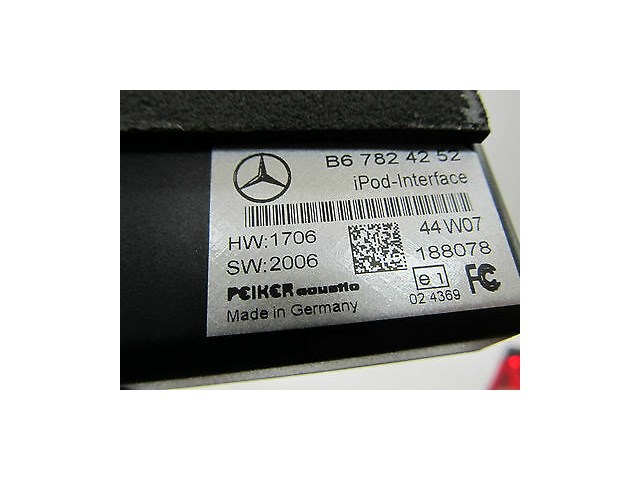 2006-2009 MERCEDES R350 W251 OEM CENTER DASH DASHBOARD iPOD INTERFACE MODULE