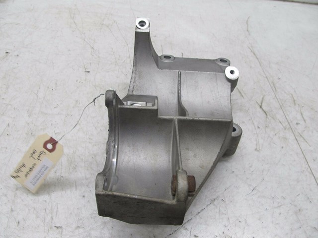 2004-2007 VOLKSWAGEN TOUAREG OEM FRONT COMPRESSOR/POWER STEERING SUPPORT BRACKET