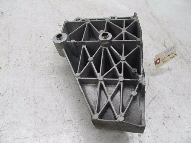 2004-2007 VOLKSWAGEN TOUAREG OEM FRONT COMPRESSOR/POWER STEERING SUPPORT BRACKET
