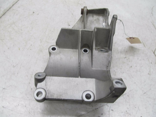 2004-2007 VOLKSWAGEN TOUAREG OEM FRONT COMPRESSOR/POWER STEERING SUPPORT BRACKET