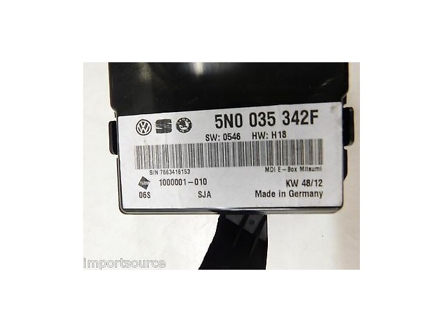 2012-2015 VOLKSWAGEN BEETLE A5 OEM MEDIA INTERFACE CONNECTOR MODULE 5N0035342F