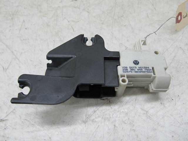 2005-2008 AUDI A6 C6 OEM RIGHT FRONT GLOVE BOX RELEASE ACTUATOR 