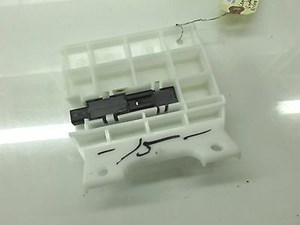 2006-2008 LEXUS IS350 IS250 XE20 OEM CENTER REAR KEYLESS ENTRY SENSOR W/ BRACKET