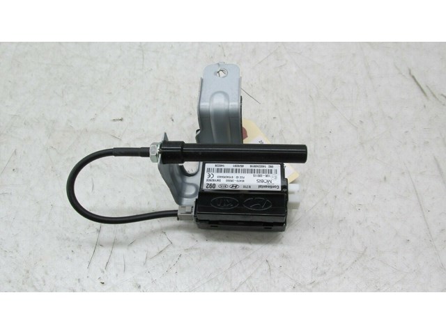  2014-2016 KIA CADENZA OEM REAR DECKLID KEYLESS ENTRY RECEIVER ASSEMBLY 