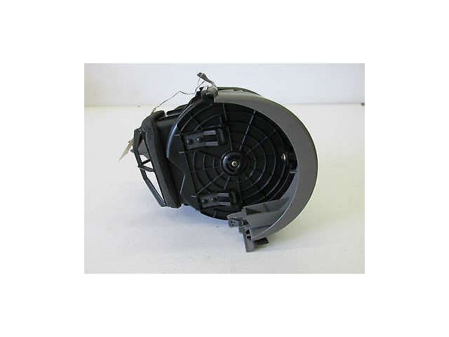 2003-2004 INFINITI G35 COUPE OEM LEFT FRONT OF GLOVE BOX DASH SIDE AIR AC VENT