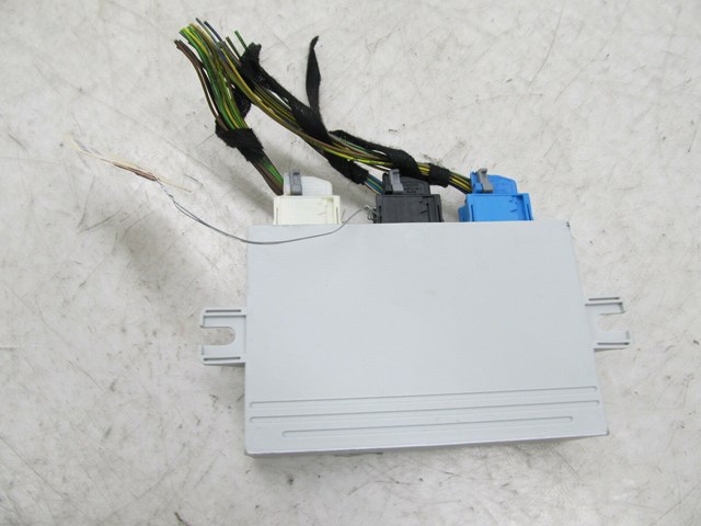 2003-2006 RANGE ROVER HSE OEM RIGHT REAR TRUNK PARKING ASSIST MODULE 