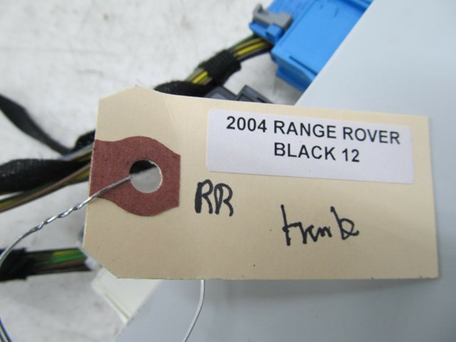 2003-2006 RANGE ROVER HSE OEM RIGHT REAR TRUNK PARKING ASSIST MODULE 