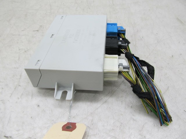 2003-2006 RANGE ROVER HSE OEM RIGHT REAR TRUNK PARKING ASSIST MODULE 