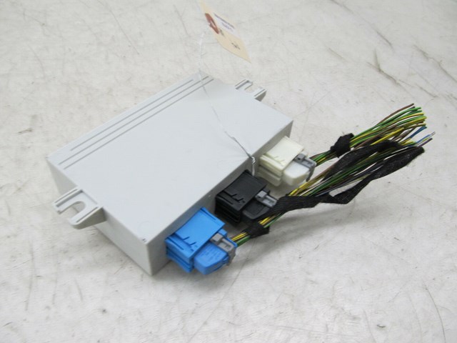 2003-2006 RANGE ROVER HSE OEM RIGHT REAR TRUNK PARKING ASSIST MODULE 