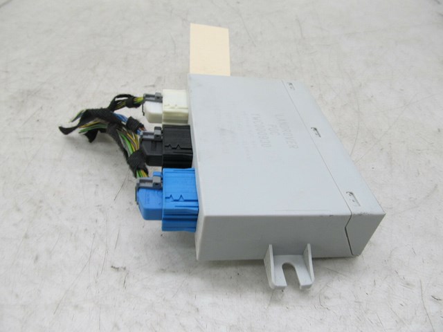 2003-2006 RANGE ROVER HSE OEM RIGHT REAR TRUNK PARKING ASSIST MODULE 