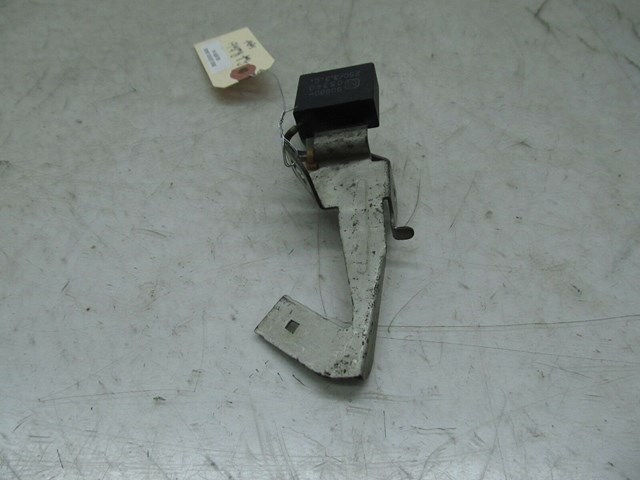 2001-2006 LEXUS LS430 OEM FRONT ELECTRICAL NOISE FILTER RELAY MODULE 