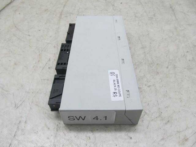 O2-O6 BMW M3 E46 COUPE OEM RIGHT FRONT BCM BODY CONTROL MODULE 