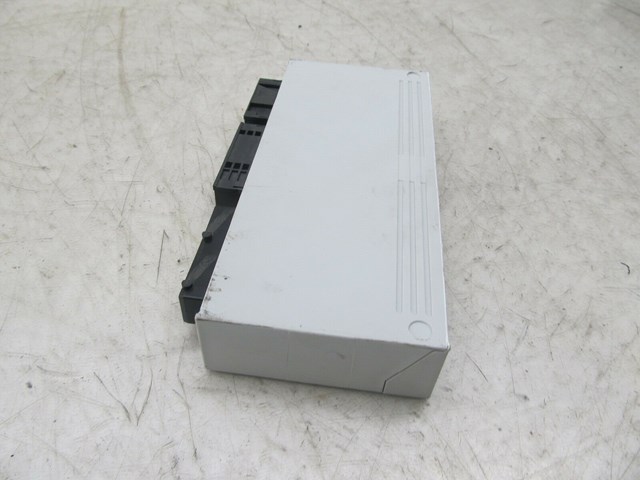 O2-O6 BMW M3 E46 COUPE OEM RIGHT FRONT BCM BODY CONTROL MODULE 