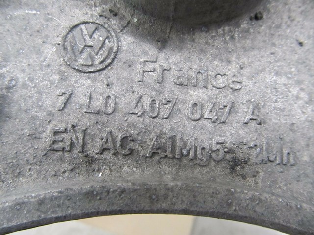 2004-2007 VOLKSWAGEN TOUAREG OEM LEFT FRONT UPPER CONTROL ARM 