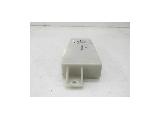2003-2004 INFINITI G35 COUPE OEM RIGHT FRONT PASSENGERS SIDE SEAT CONTROL MODULE