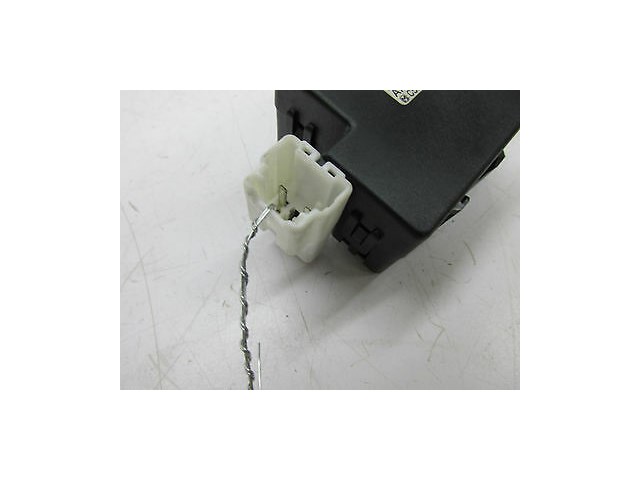 2006-2007 INFINITI M35 M45 OEM COIL NOISE SUPPRESSOR MODULE COMPUTER TRUNK  