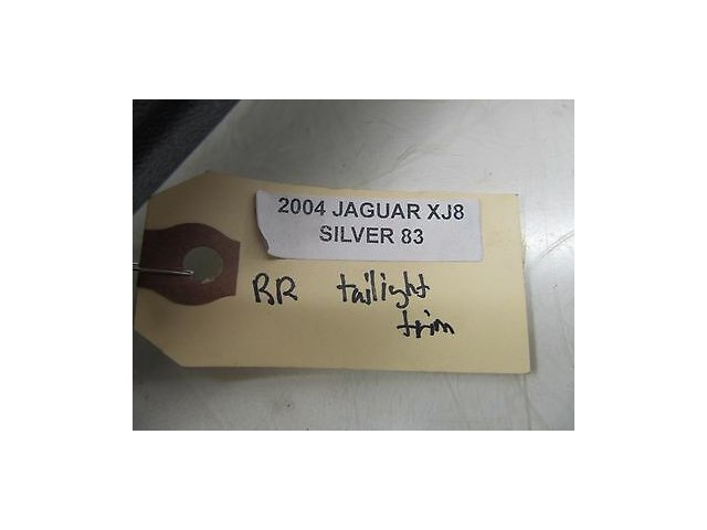 2004-2007 JAGUAR XJ8 X350 OEM RIGHT REAR SIDE TAIL LIGHT MOLDING RUBBER TRIM
