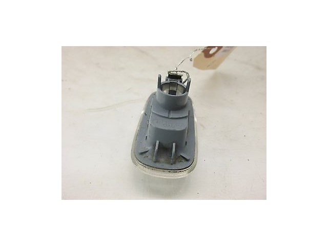 2009 AUDI A4 CABRIOLET 2.0T OEM LEFT FRONT FENDER SIDE MARKER LIGHT 8E0 949 127