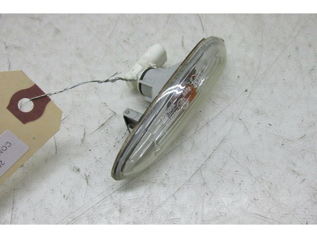   2009-2013 BMW 328i E93 E92 LCI OEM LEFT FRONT DRIVER SIDE  FENDER SIDE MARKER 