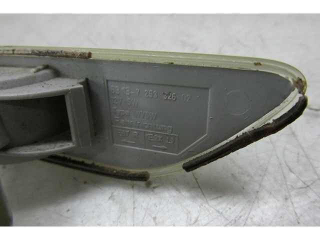   2009-2013 BMW 328i E93 E92 LCI OEM LEFT FRONT DRIVER SIDE  FENDER SIDE MARKER 