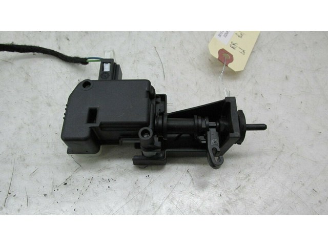 2012-2015 MERCEDES C250 COUPE W204 OEM RIGHT REAR FUEL LID DOOR LOCK ACTUATOR 