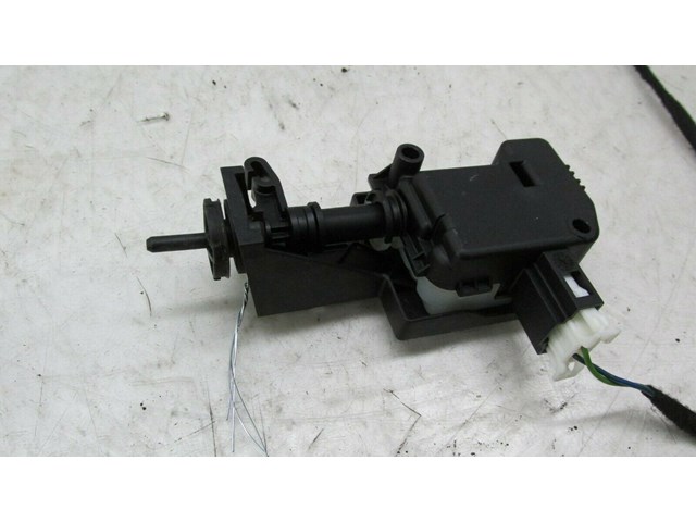 2012-2015 MERCEDES C250 COUPE W204 OEM RIGHT REAR FUEL LID DOOR LOCK ACTUATOR 