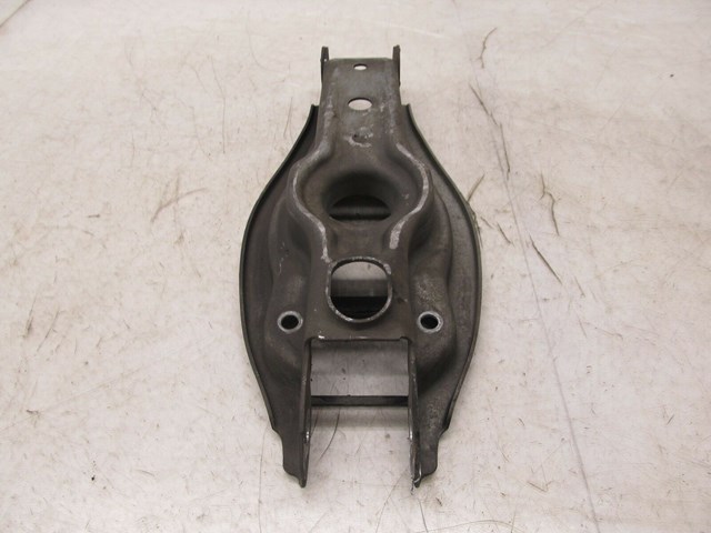 2007-2010 BMW 328xi E90 OEM RIGHT REAR LOWER CONTROL ARM SPRING HOLDER 