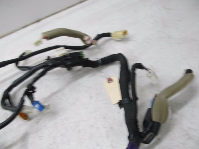 2001-2006 LEXUS LS430 OEM LEFT FRONT DRIVER SEAT WIRING HARNESS 8219250161