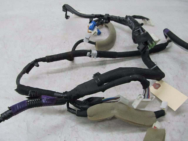 2001-2006 LEXUS LS430 OEM LEFT FRONT DRIVER SEAT WIRING HARNESS 8219250161