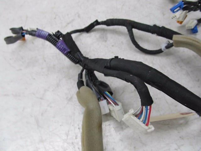 2001-2006 LEXUS LS430 OEM LEFT FRONT DRIVER SEAT WIRING HARNESS 8219250161