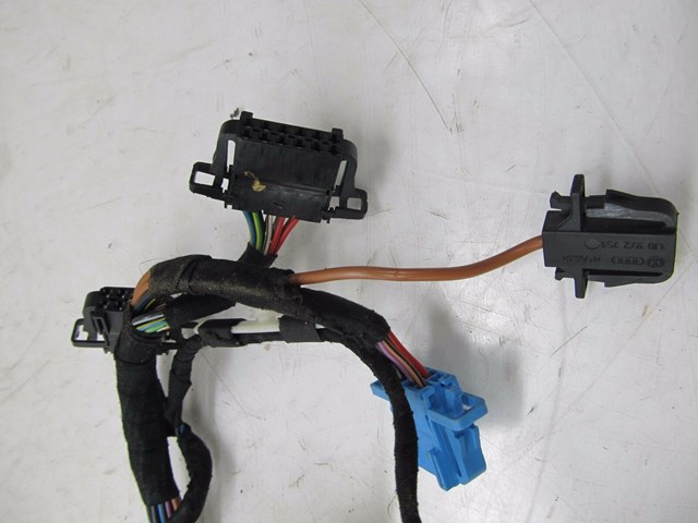 2004-2008 AUDI A8L W12 OEM RIGHT FRONT PASSENGER SEAT WIRING HARNESS PLUGS