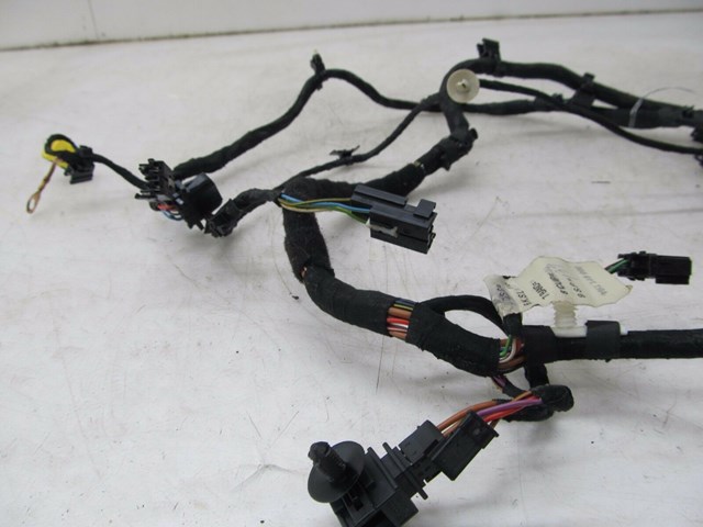 2004-2008 AUDI A8L W12 OEM RIGHT FRONT PASSENGER SEAT WIRING HARNESS PLUGS