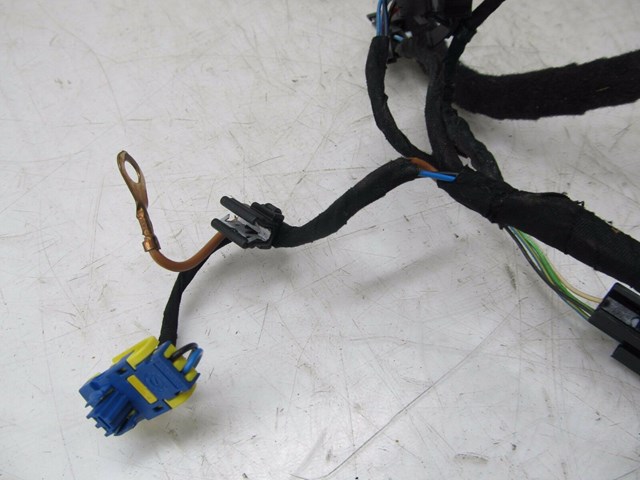 2004-2008 AUDI A8L W12 OEM RIGHT FRONT PASSENGER SEAT WIRING HARNESS PLUGS