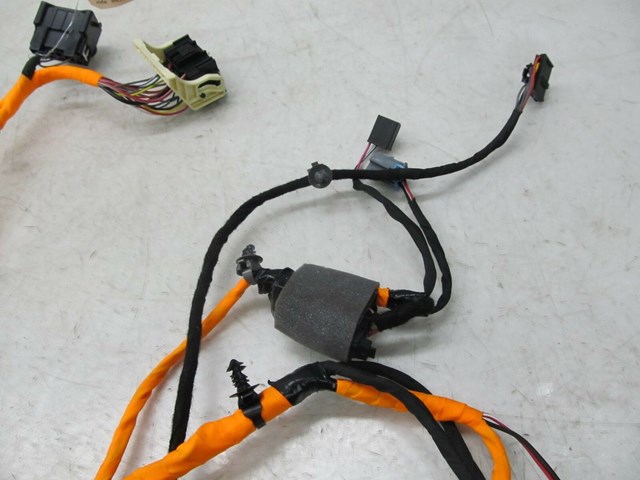  2013-2017 CHEVY TRAVERSE OEM RIGHT PASSENGER UNDER DASH CENTER CONSOLE WIRING