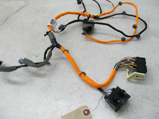  2013-2017 CHEVY TRAVERSE OEM RIGHT PASSENGER UNDER DASH CENTER CONSOLE WIRING
