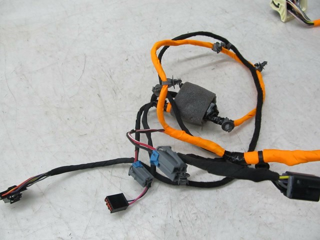  2013-2017 CHEVY TRAVERSE OEM RIGHT PASSENGER UNDER DASH CENTER CONSOLE WIRING