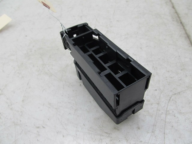 2004-2011 SAAB 9-3 OEM LEFT FRONT LOWER SEAT PLASTIC WIRING PLUG HOUSING 